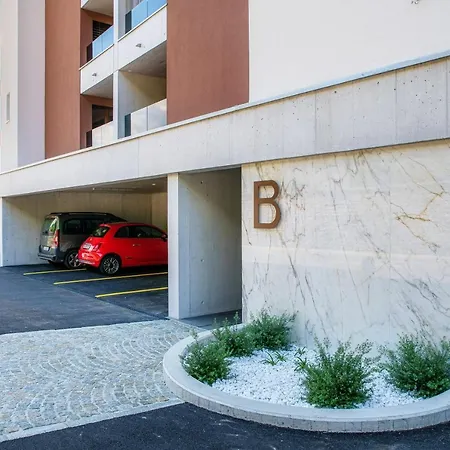 By Quokka 360 - In The Centre Of Apartament Locarno